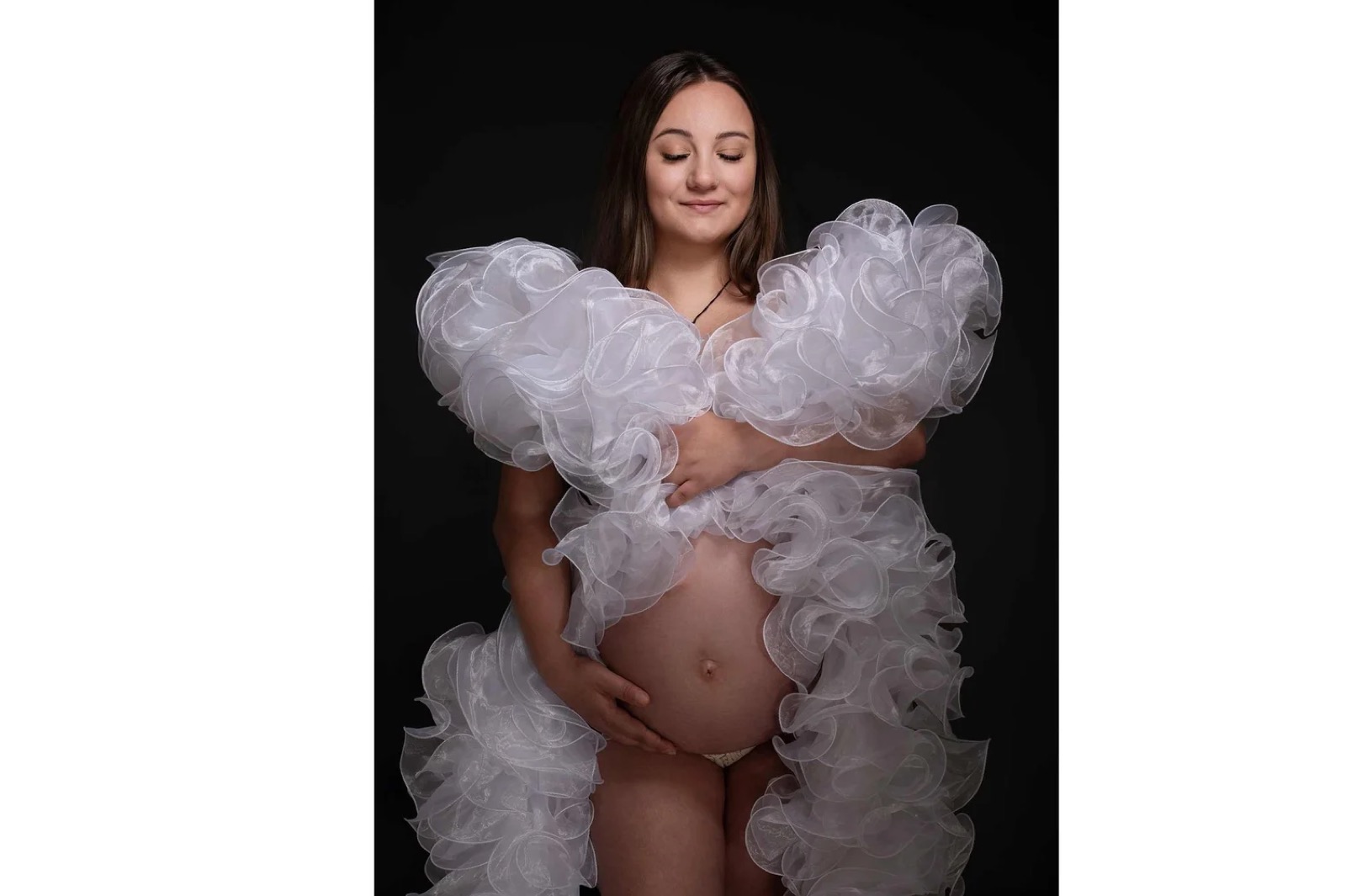 Elegant maternity portrait